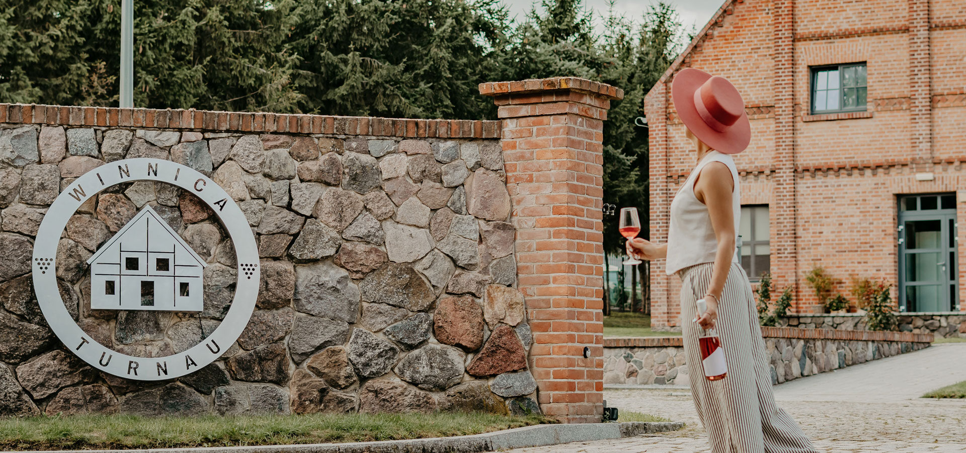 Range Rover & winnica Turnau